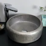 Servant Noro Indria