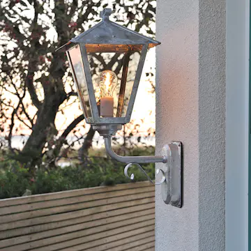 Vegglampe Gnosjö Konstsmide Benu Opp E27 Galvanisert Høy