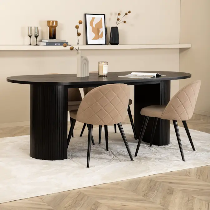 Spisegruppe Venture Home Bianca med 4 Valentina Sort Stitcthes Stoler