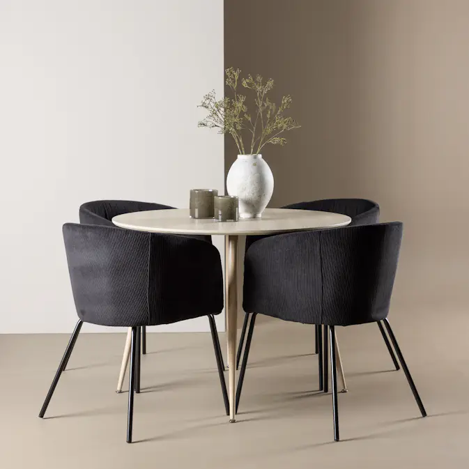 Spisegruppe Venture Home Plaza Ø100 med 4 stk Berit Stoler