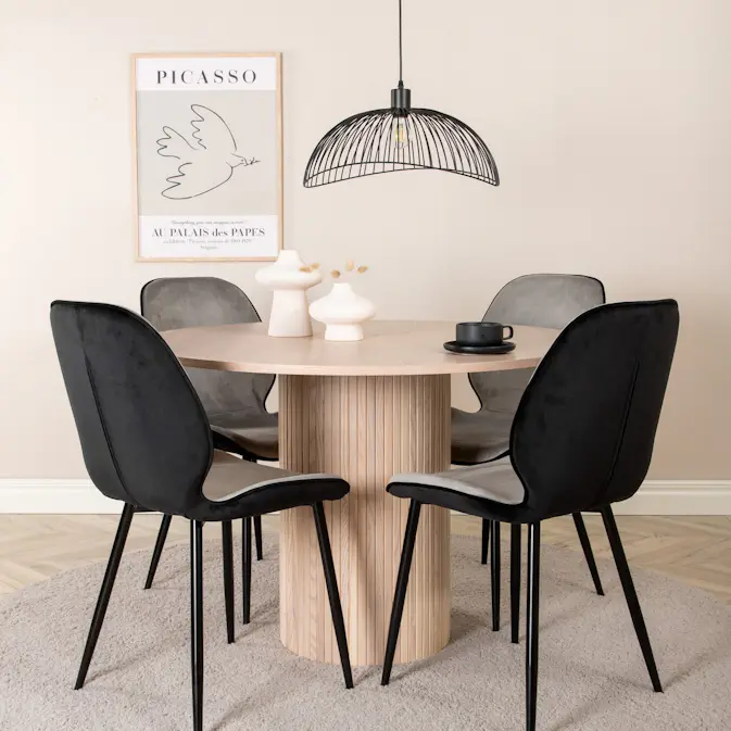 Spisegruppe Venture Home med Bianca Spisebord og 4 Elisa Spisestoler