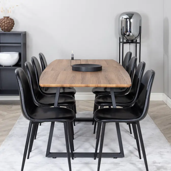 Spisegruppe Venture Home Ina med 8 Pobbie Stoler Sort