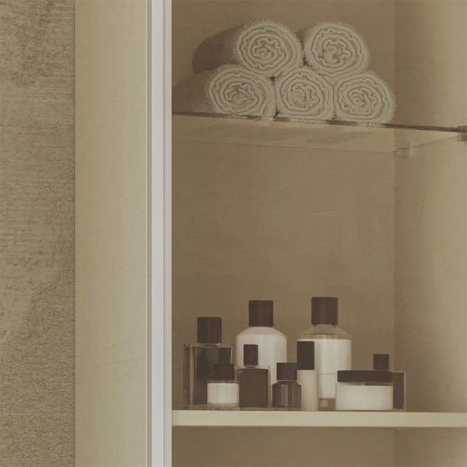 Glasshylle Svedbergs til Høyskap