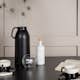 Spisegruppe Venture Home Tempe med 2 Chico Stoler