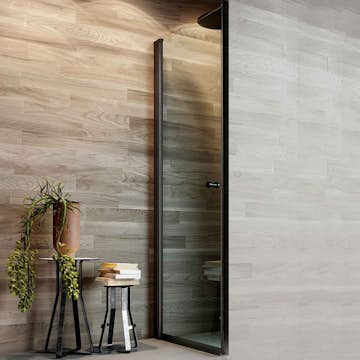 Dusjdør Arrow Door med Sorte Profiler