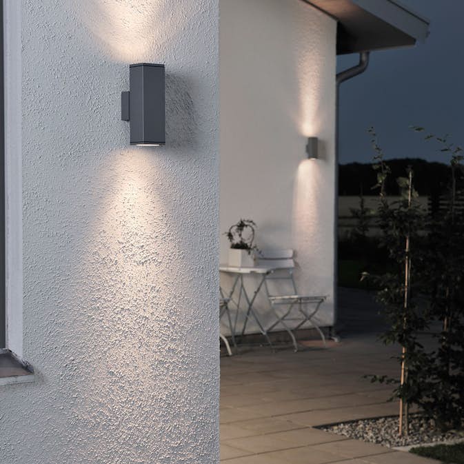 Vegglampe Gnosjö Konstsmide Monza Opp/ned Kvadratisk GU10 Mørkgrå