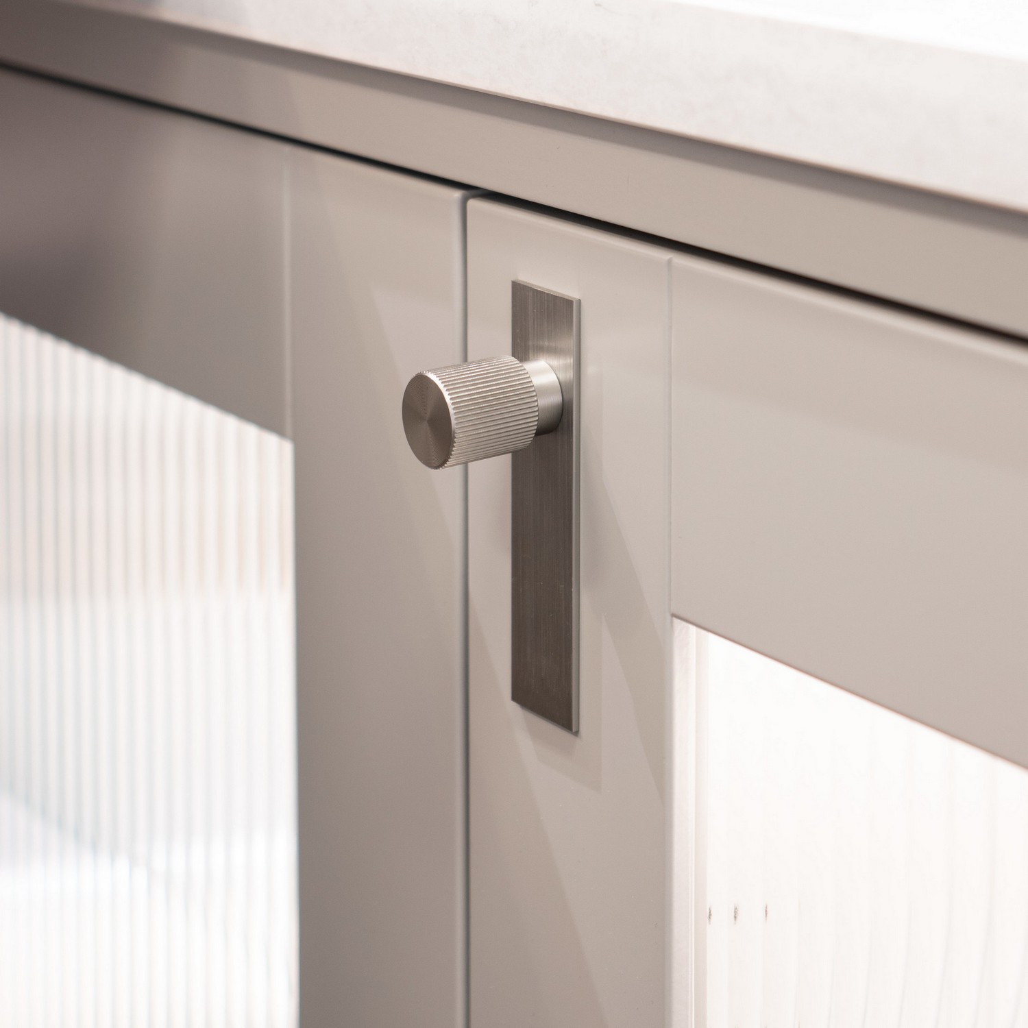 Knott Beslag Design Arpa med Bakplate Ø22 mm