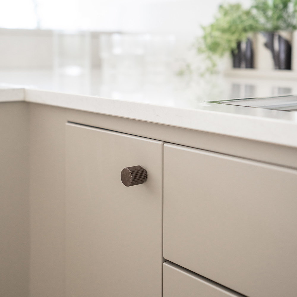 Knott Beslag Design Helix Stripe