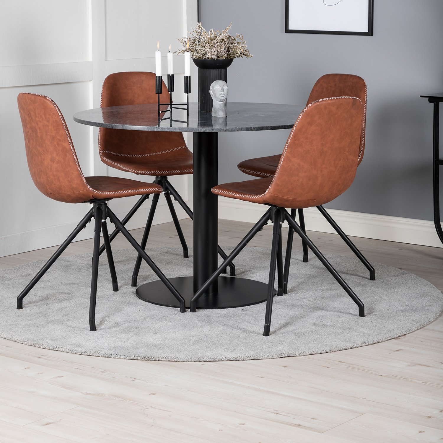 Spisegruppe Venture Home Estelle med 4 Pobbie Stoler Kunstlær