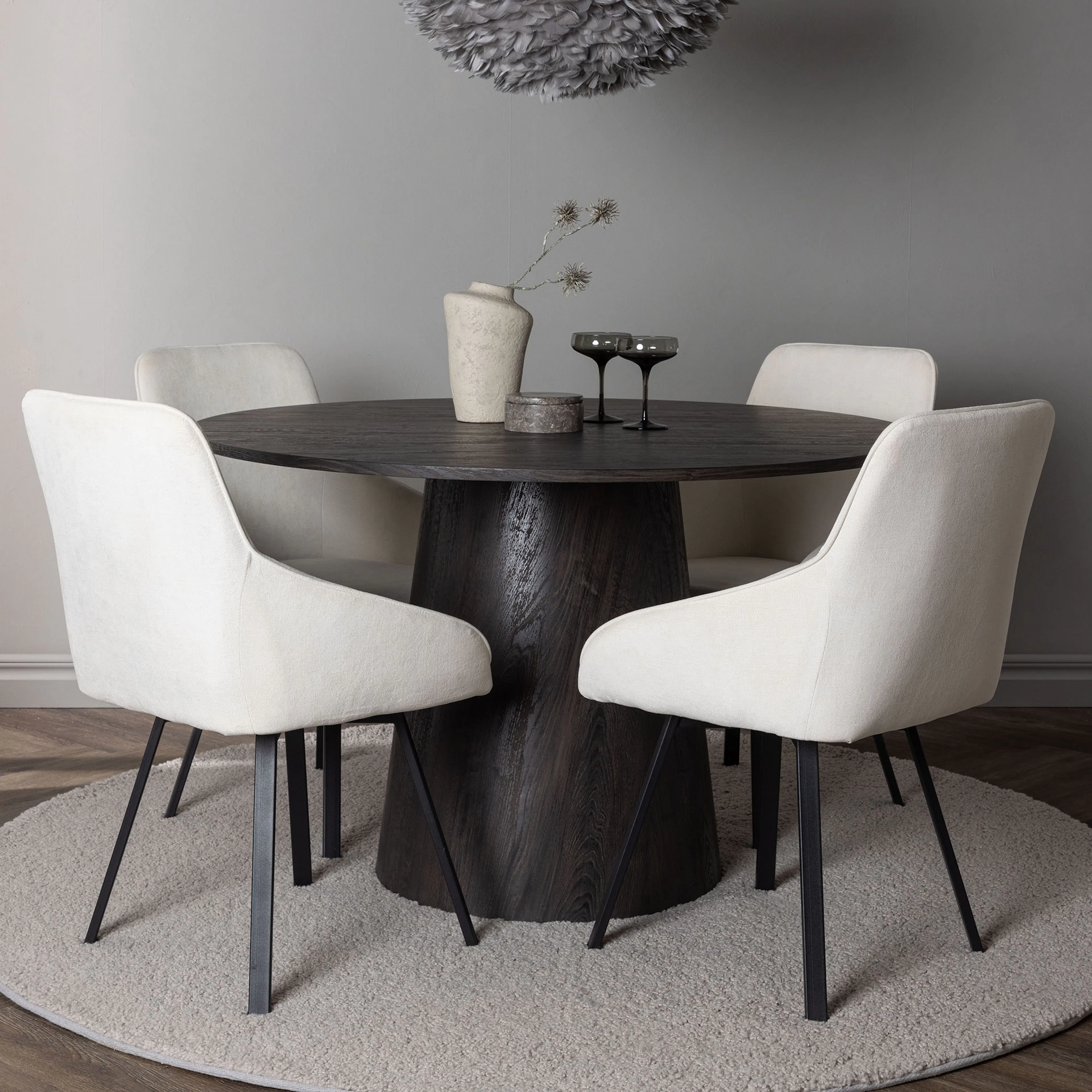 Spisegruppe Venture Home Lanzo Ø120 cm med 4 stk Rosie Stoler