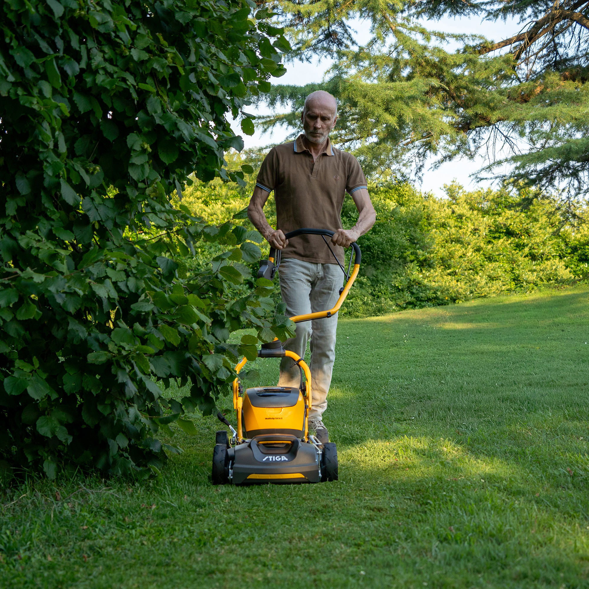 Gressklipper Stiga 500-serien Multiclip 547E S med Batteri og Lader