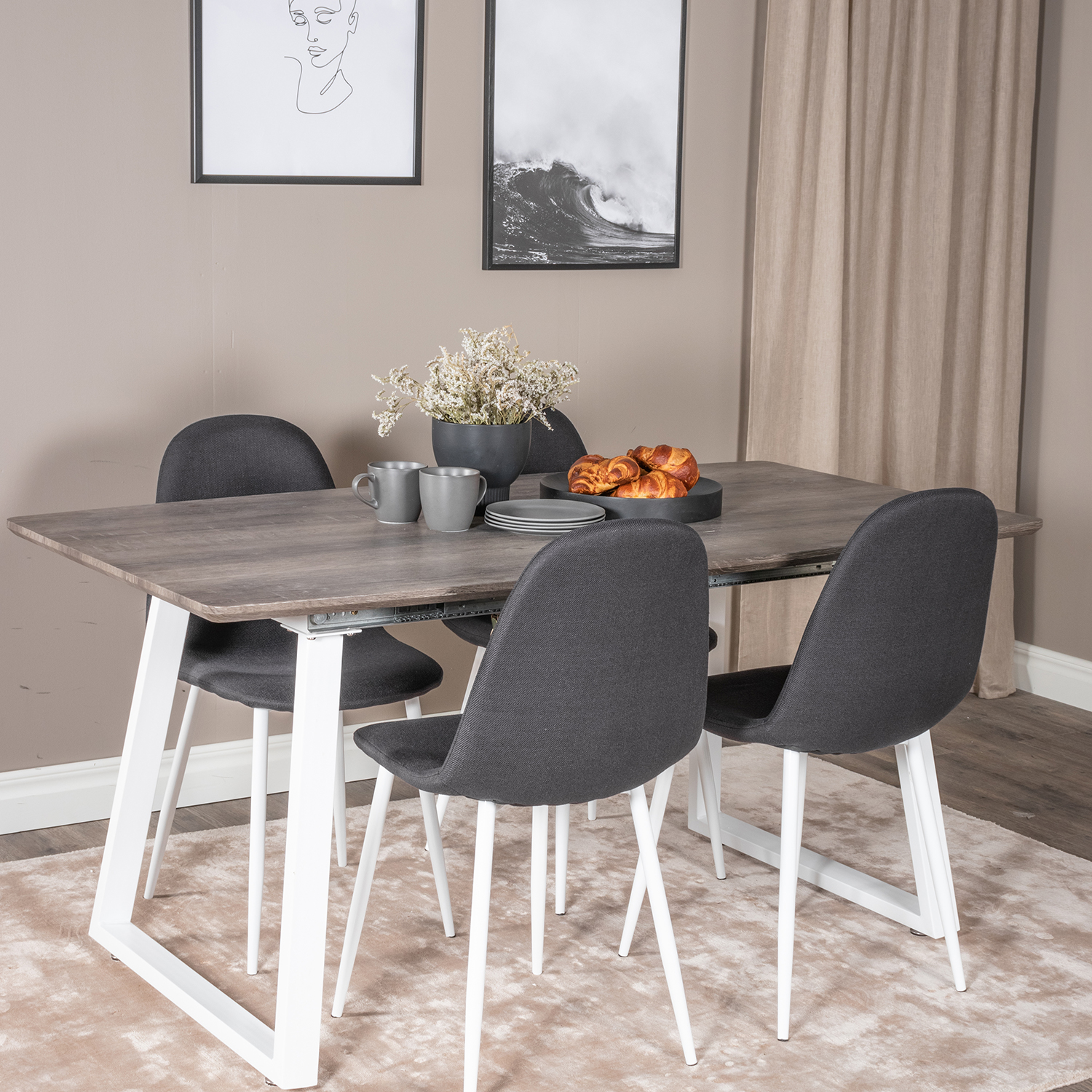 Spisegruppe Venture Home Ina med 4 Pobbie Stoler Polyester