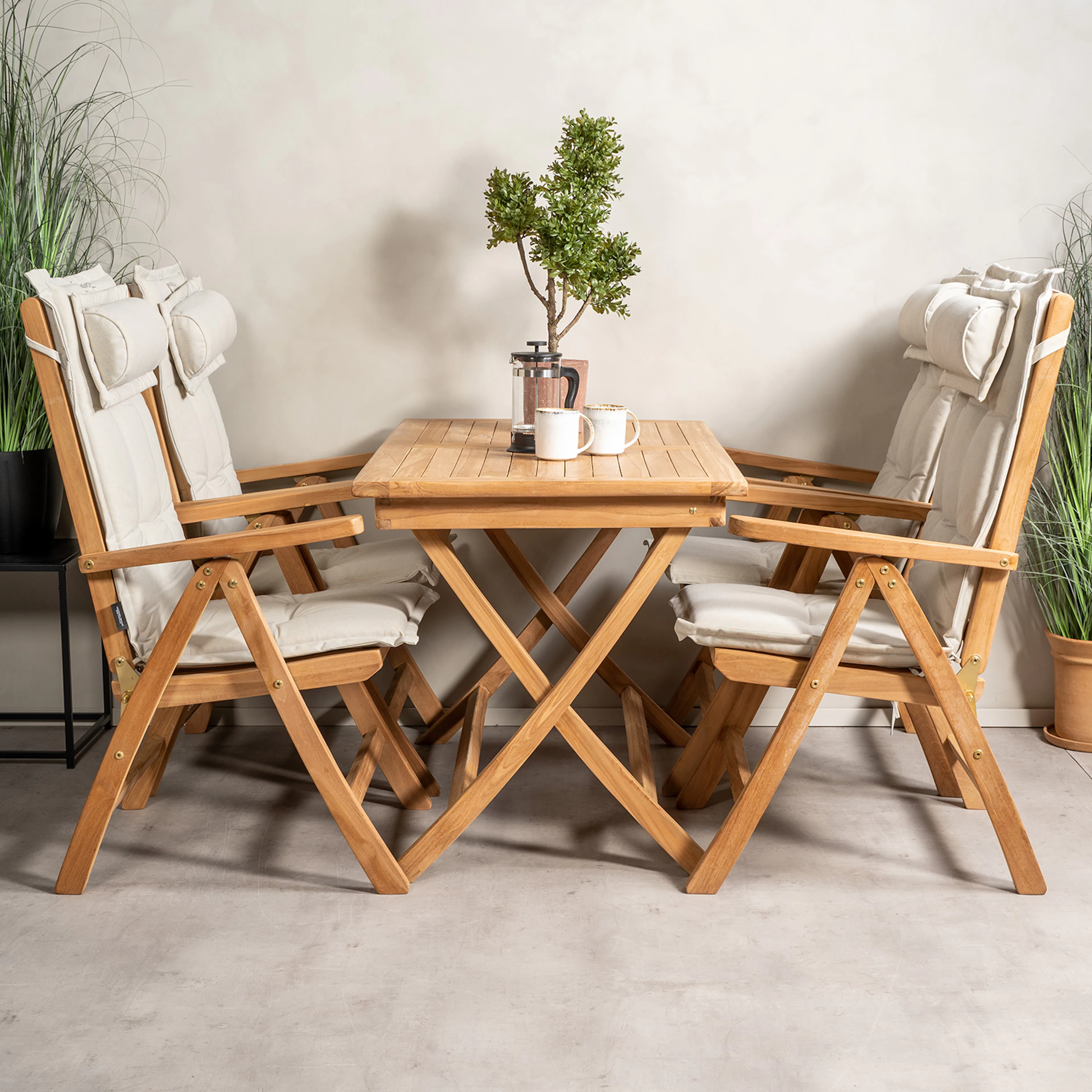 Spisegruppe Venture Home Kenya 120x70 Teak med 4 Kenya PositionsLenestoler
