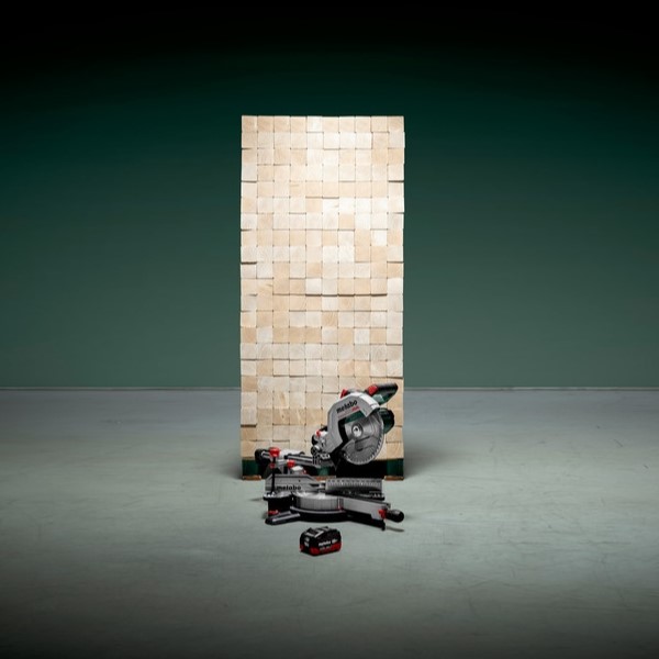 Kapp-/gjæringssag Metabo KGS 18 LTX BL 254 1x4,0 AH + ASC55