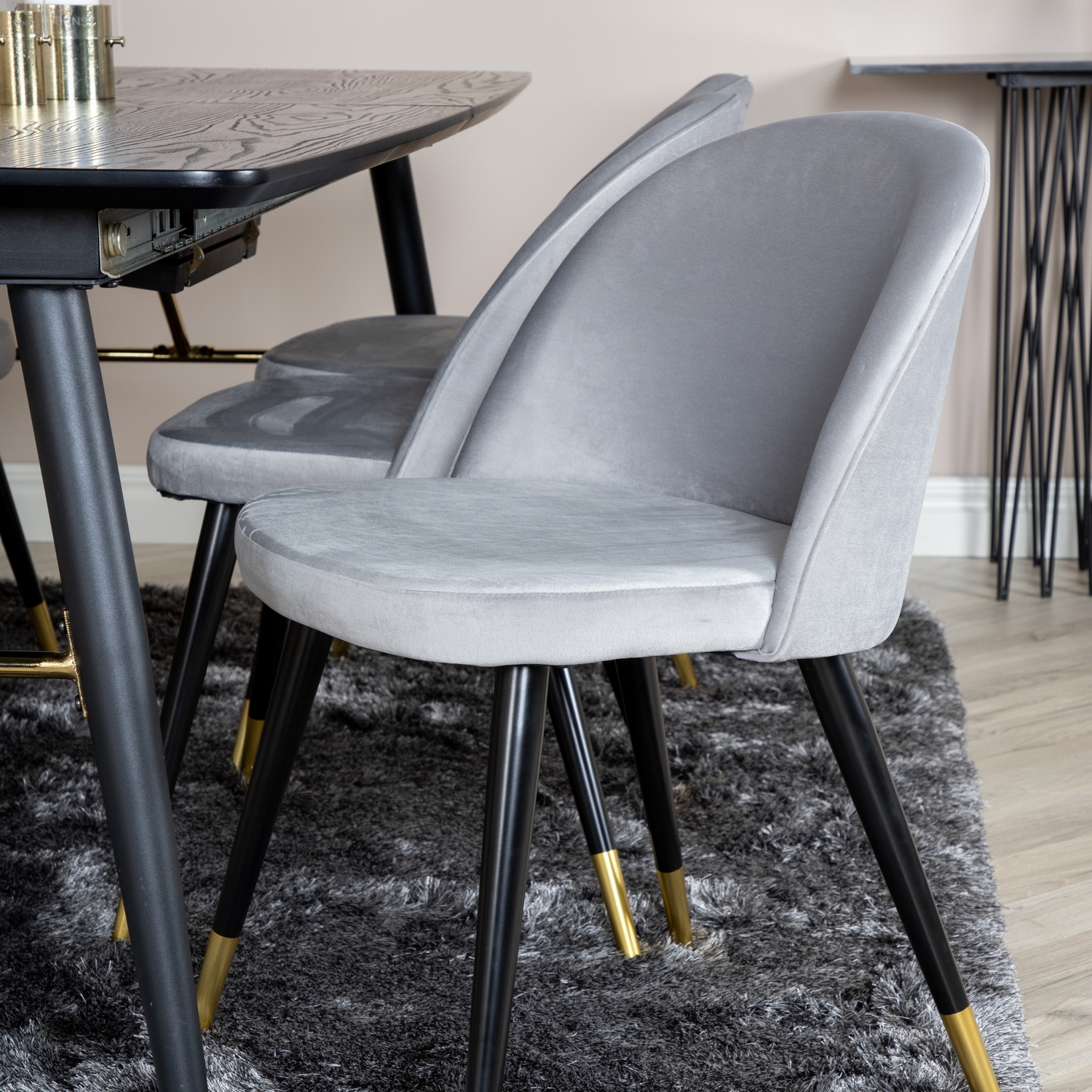 Spisegruppe Venture Home Gold med 6 Velvet Stoler