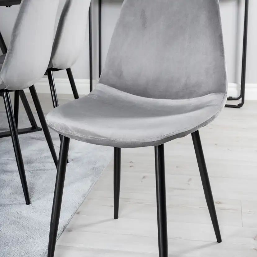 Spisegruppe Venture Home Madde med 6 Pobbie Stoler Fløyel