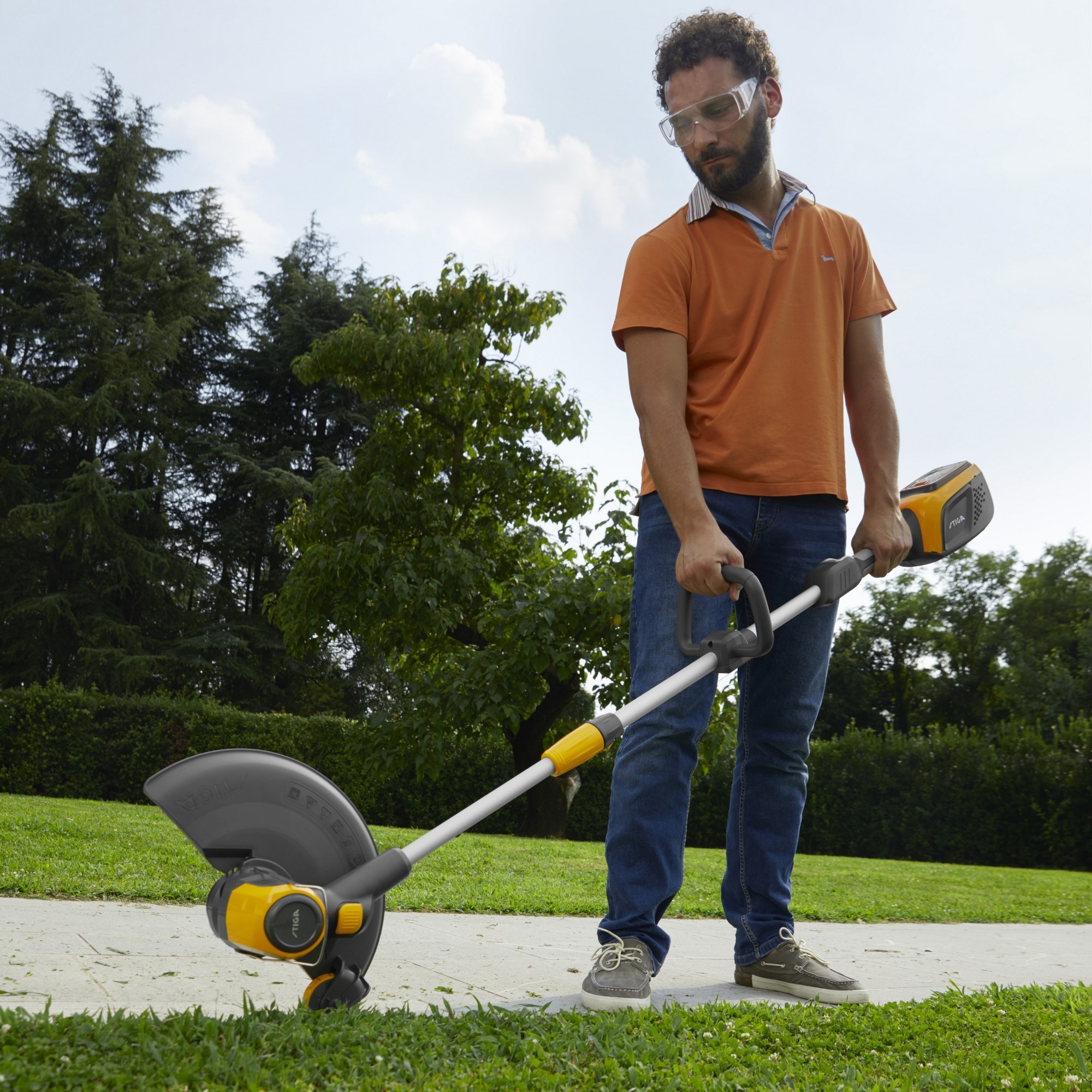 Gresstrimmer Stiga GT 500e med Batteri og Lader