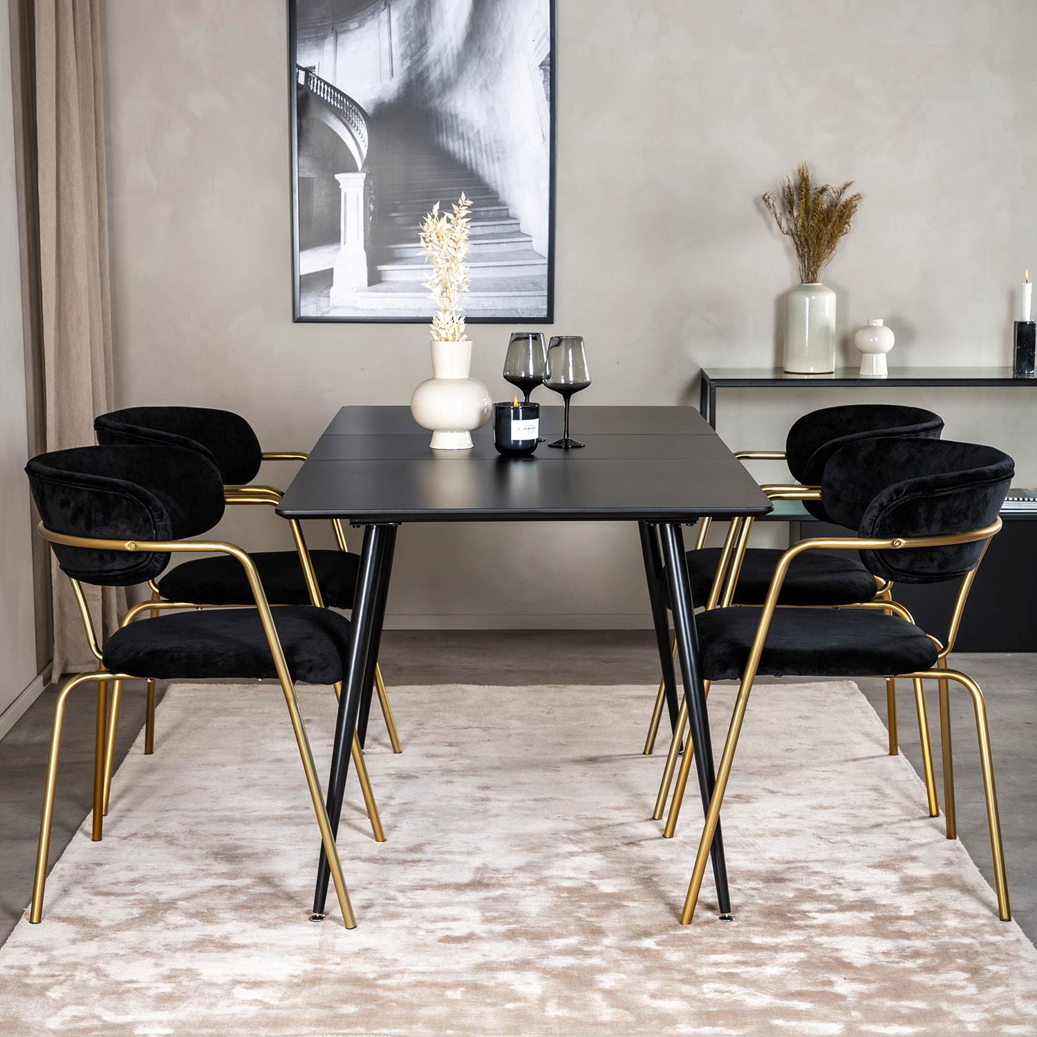 Spisegruppe Venture Home Silvia med Innleggsplate og 4 Aris Karmstoler