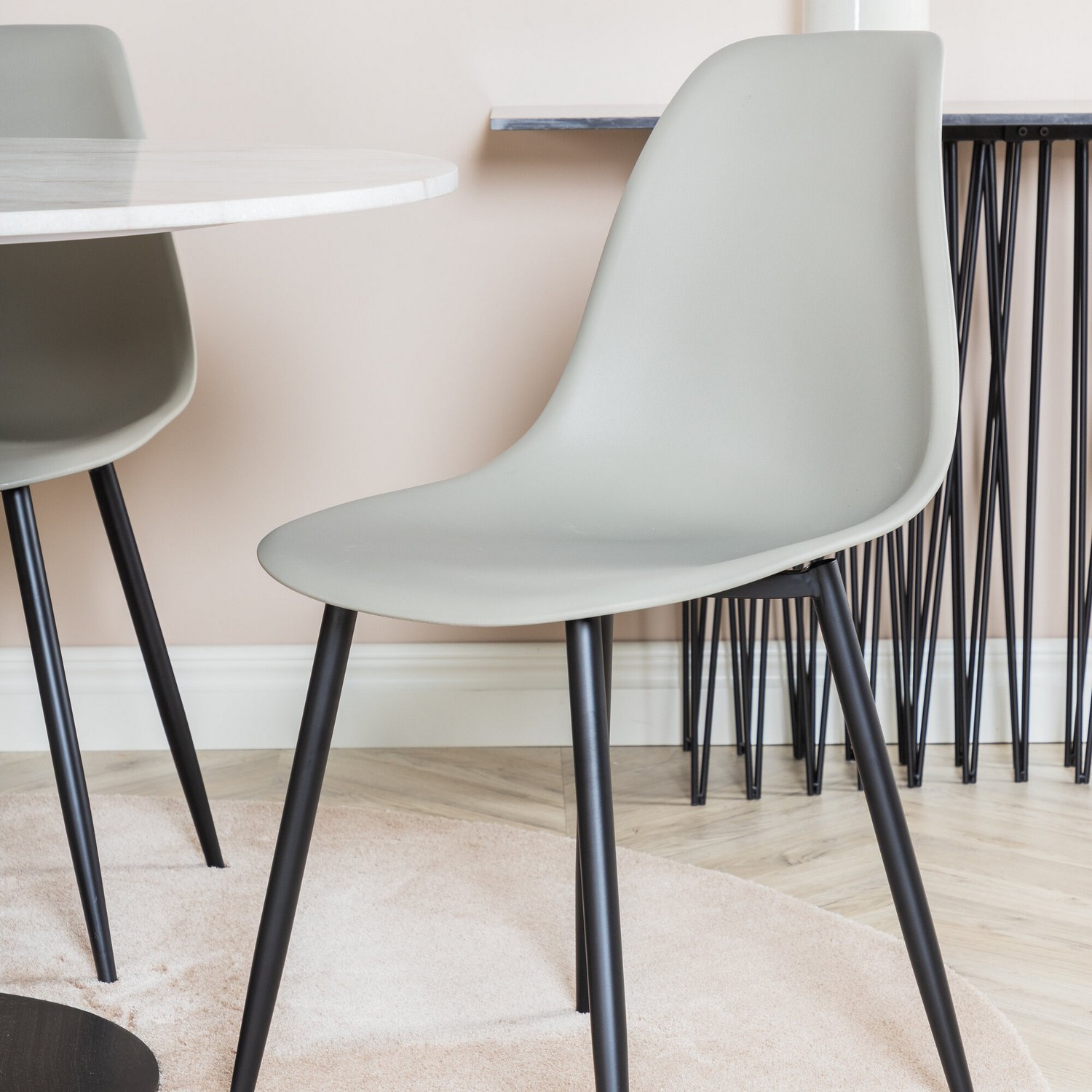 Spisegruppe Venture Home Estelle med 4 Pop Stoler