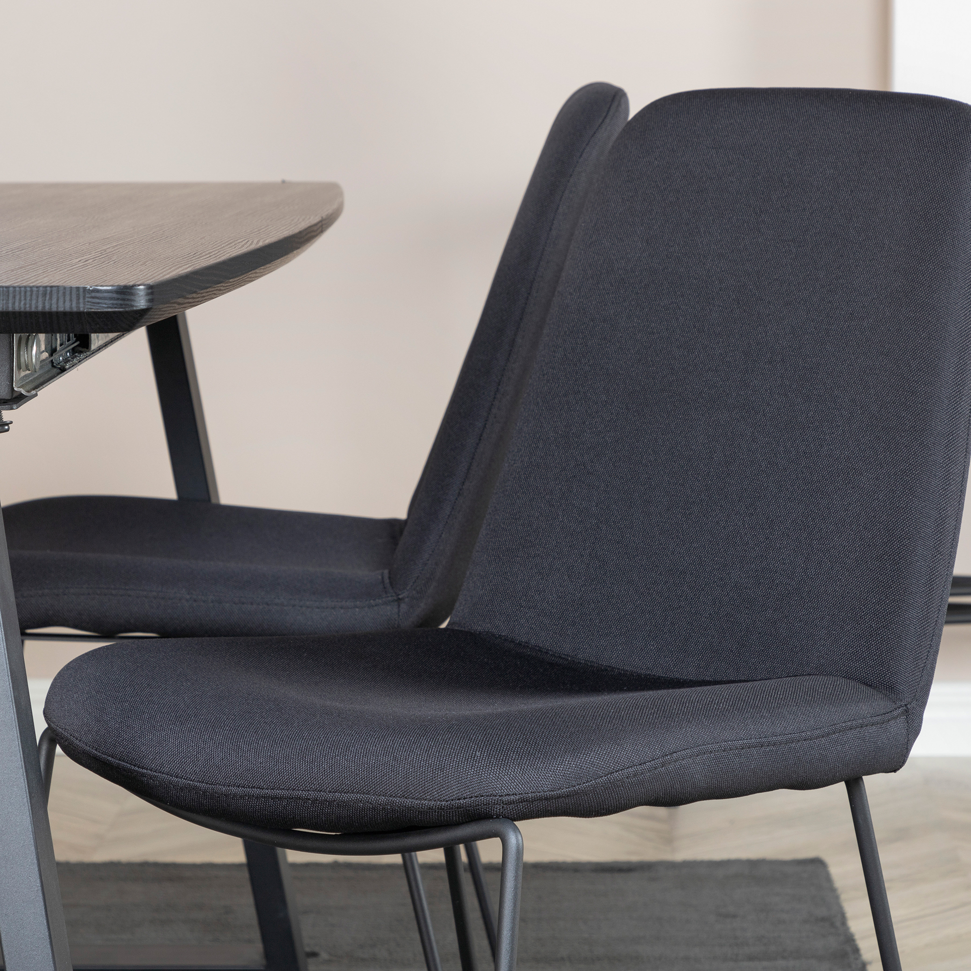 Spisegruppe Venture Home Ina med 4 Muscot Stoler