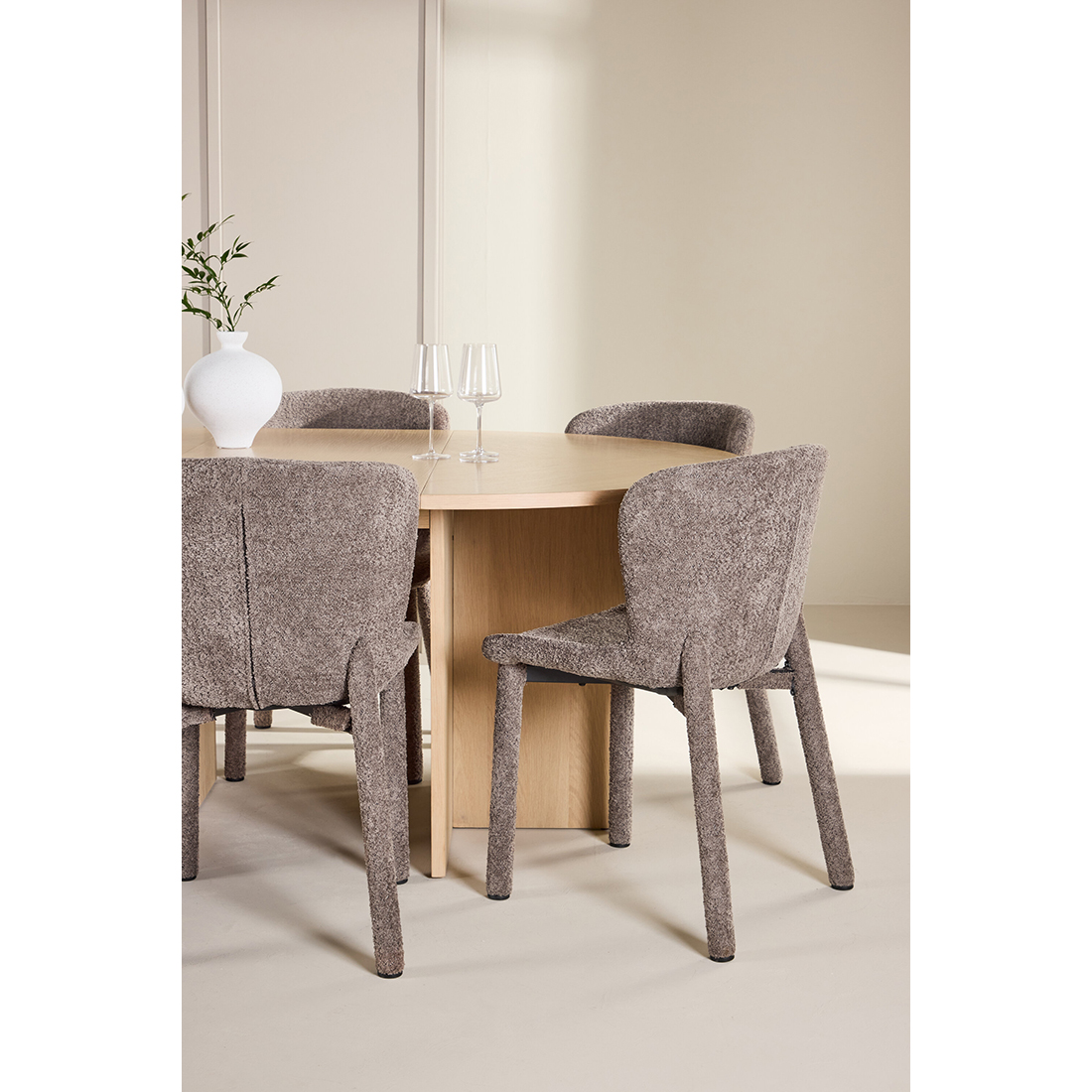 Spisegruppe Venture Home Strada Ø120 cm med 6st Astoria Spisestoler