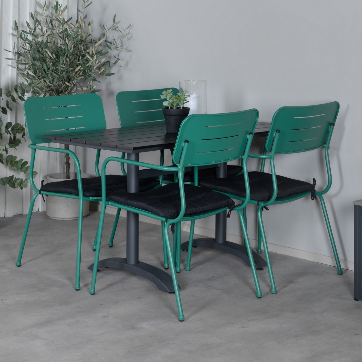 Spisegruppe Venture Home Denver med 4 Nicke Stoler