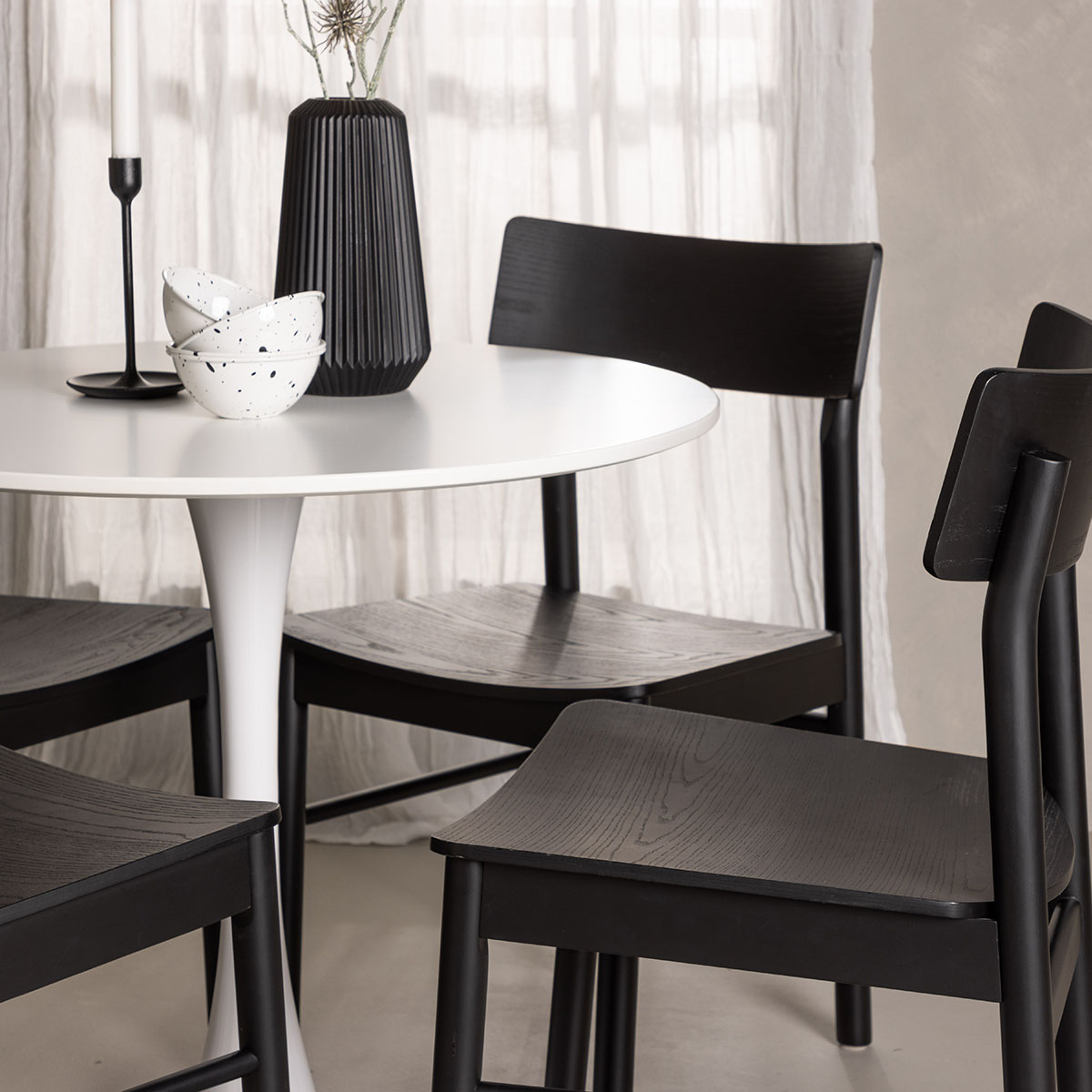 Spisegruppe Venture Home Hamden Ø80 cm med 4 Montros Stoler