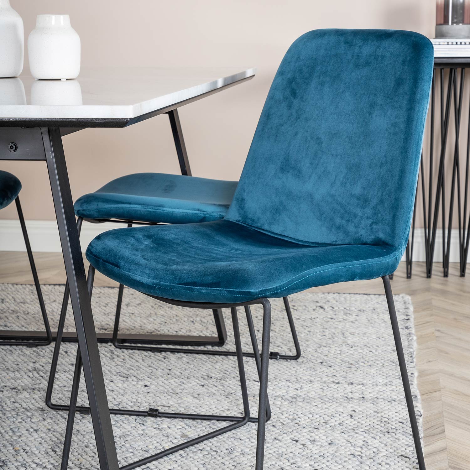 Spisegruppe Venture Home Estelle 140 med 4 Muscot Stoler