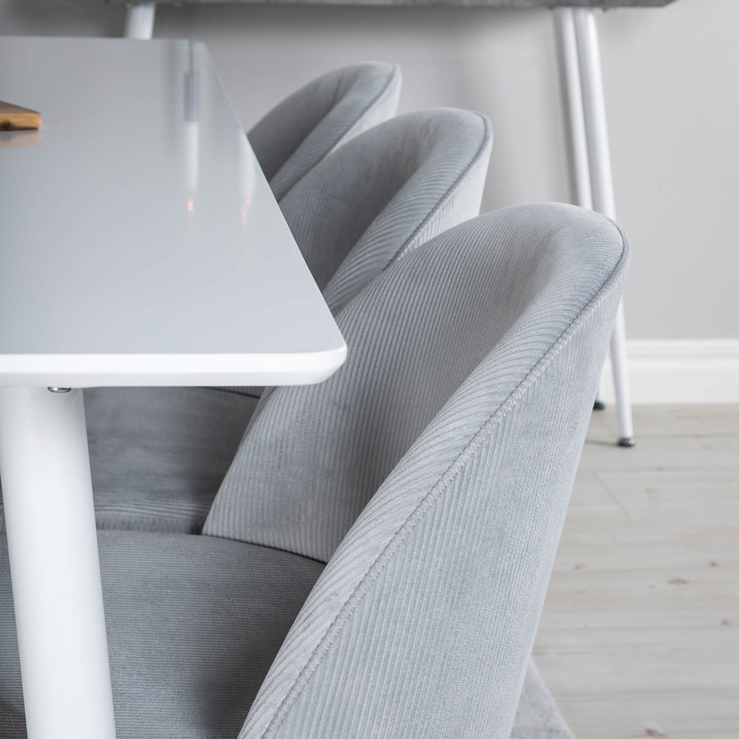 Spisegruppe Venture Home Pobbie med 6 Valentina Stoler Manchester