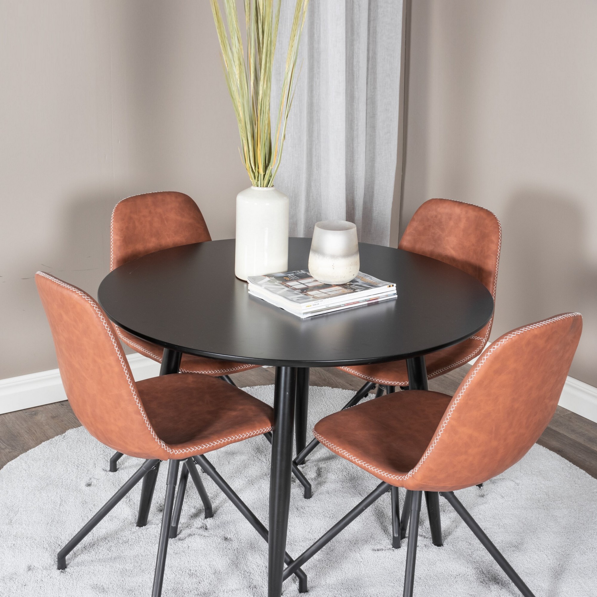 Spisegruppe Venture Home Plaza med 4stk Polar Stoler