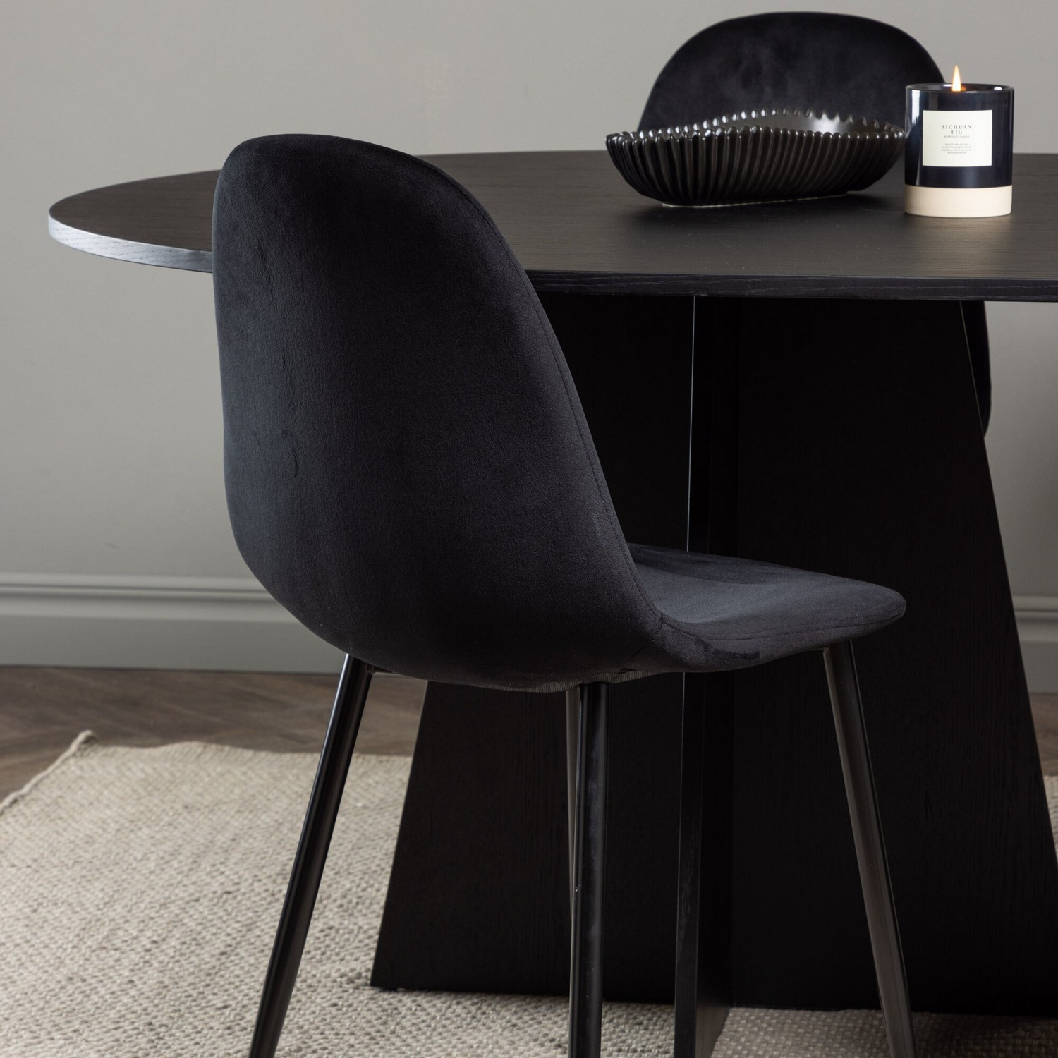 Spisegruppe Venture Home Bootcut Oval med 6 Polar Fløyel Stoler
