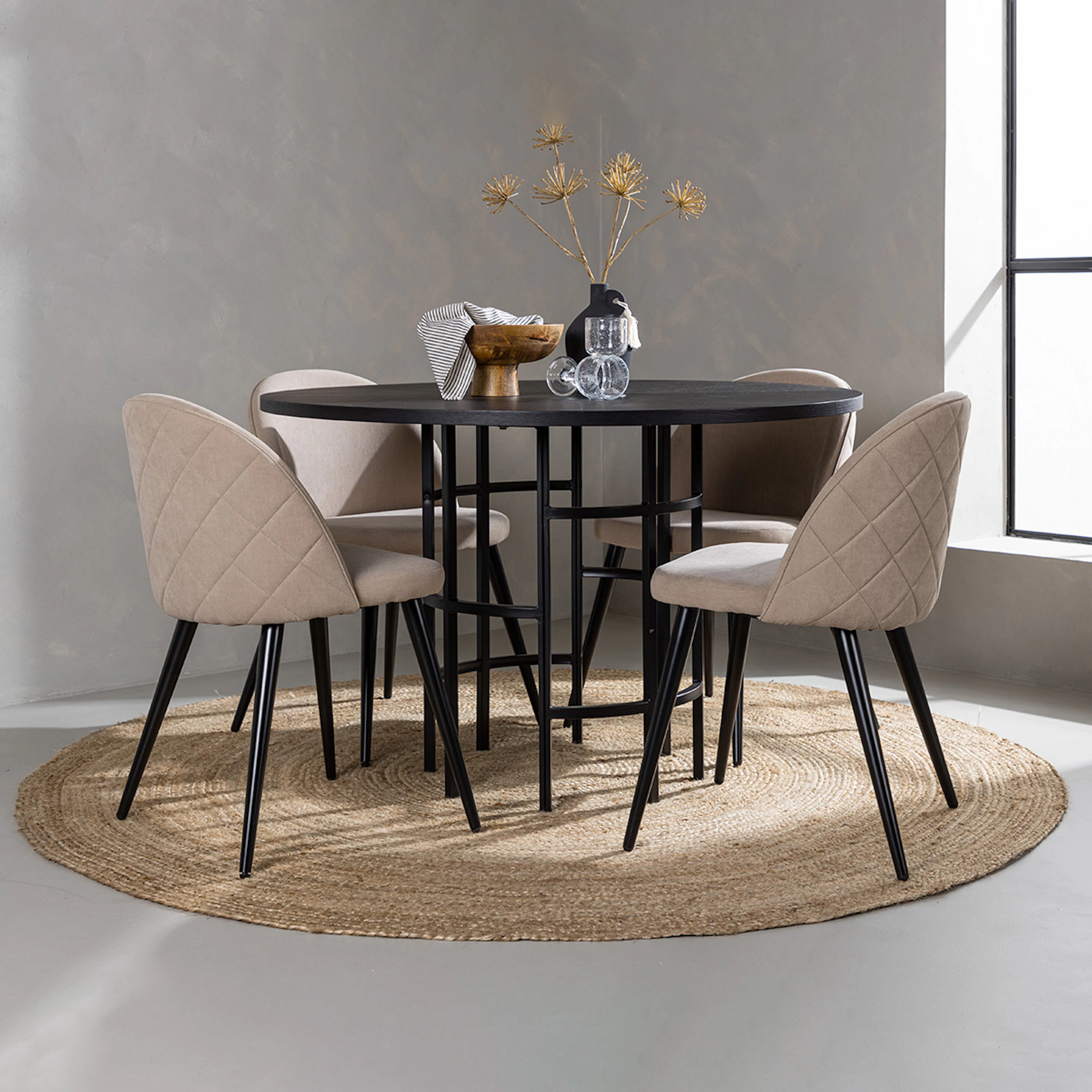 Spisegruppe Venture Home Copenhagen med 4 Velvet Stitches Stoler
