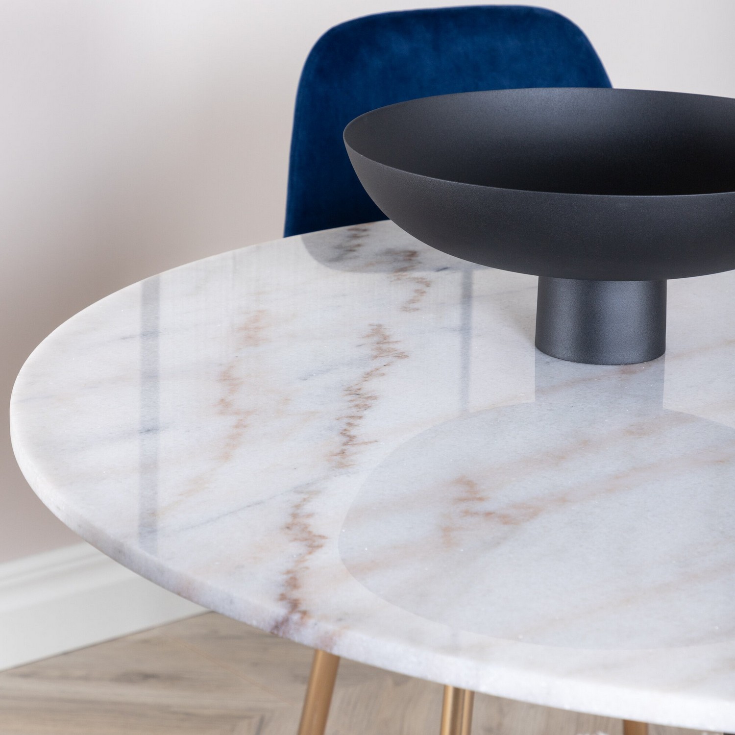 Spisegruppe Venture Home Estelle HHvitmed 4 Pobbie Stoler