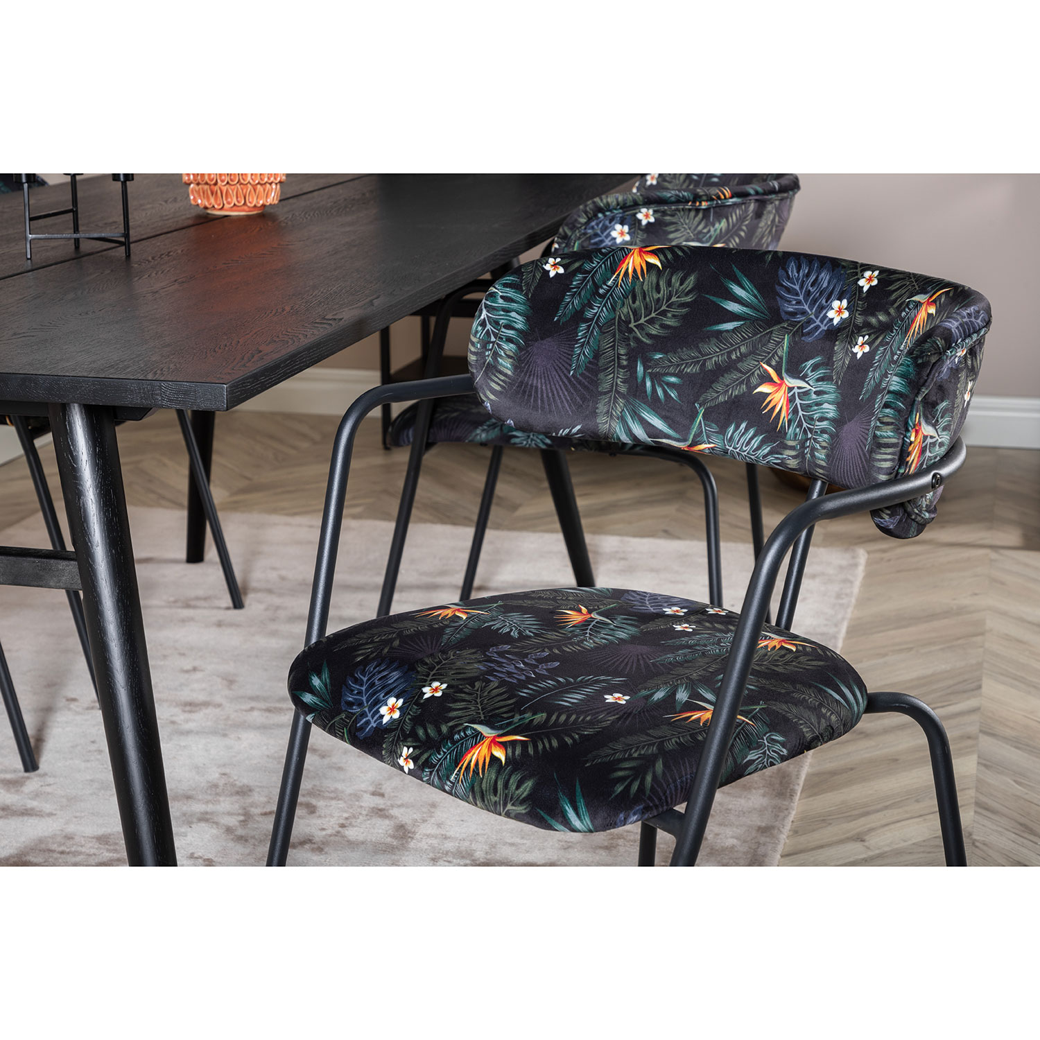 Spisegruppe Venture Home Sleek med 4 Arrow Stoler