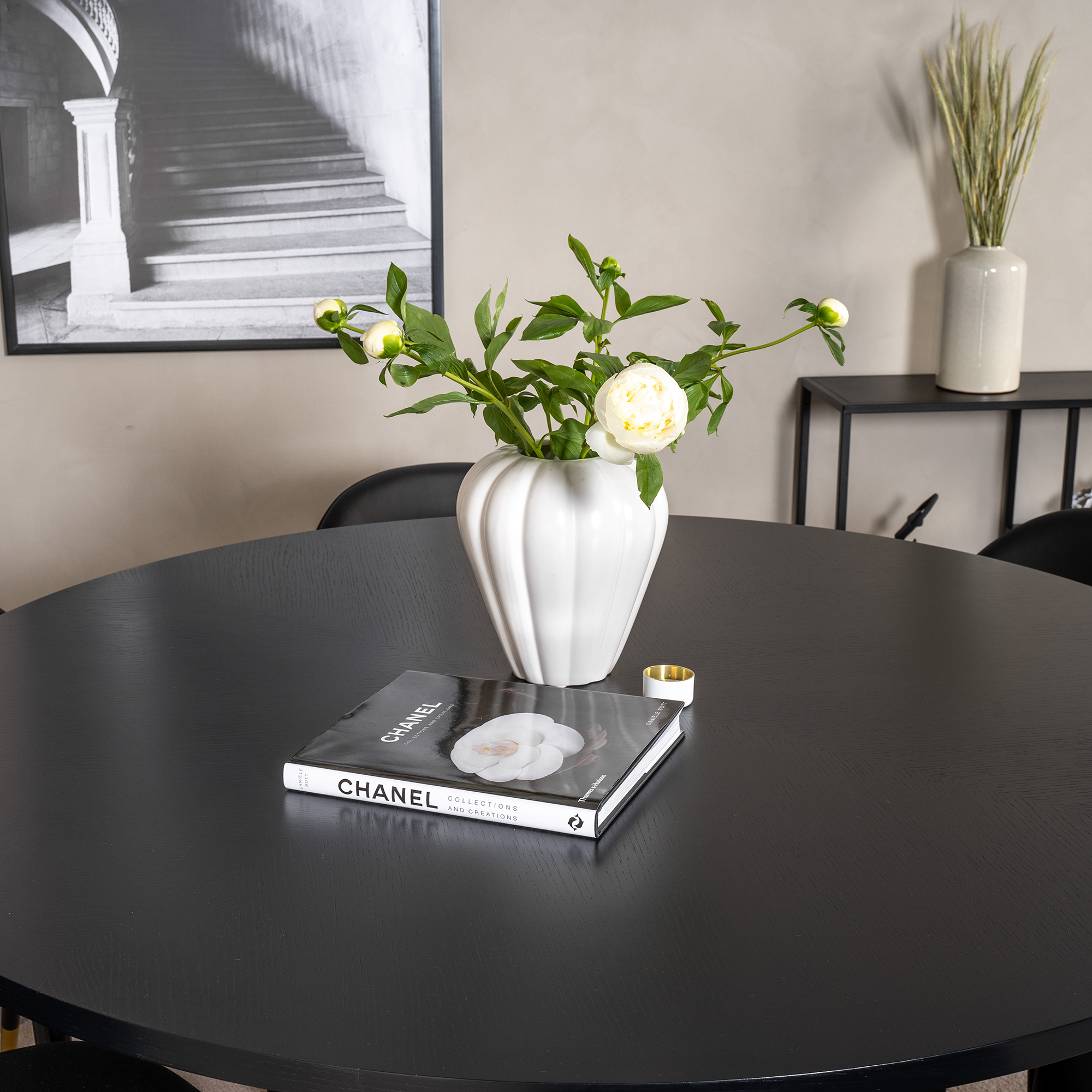 Spisegruppe furniture/fashion Copenhagen med 6 Valentina Kunstlær Stoler