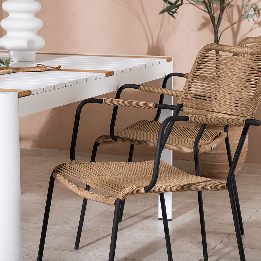 Spisegruppe Venture Home Togo 150x100 cm med 4 Lindos Stoler med Armstøtte