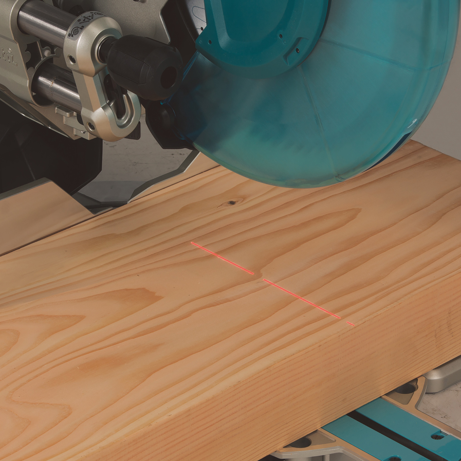 Kapp- og gjærsag Makita LS1219L