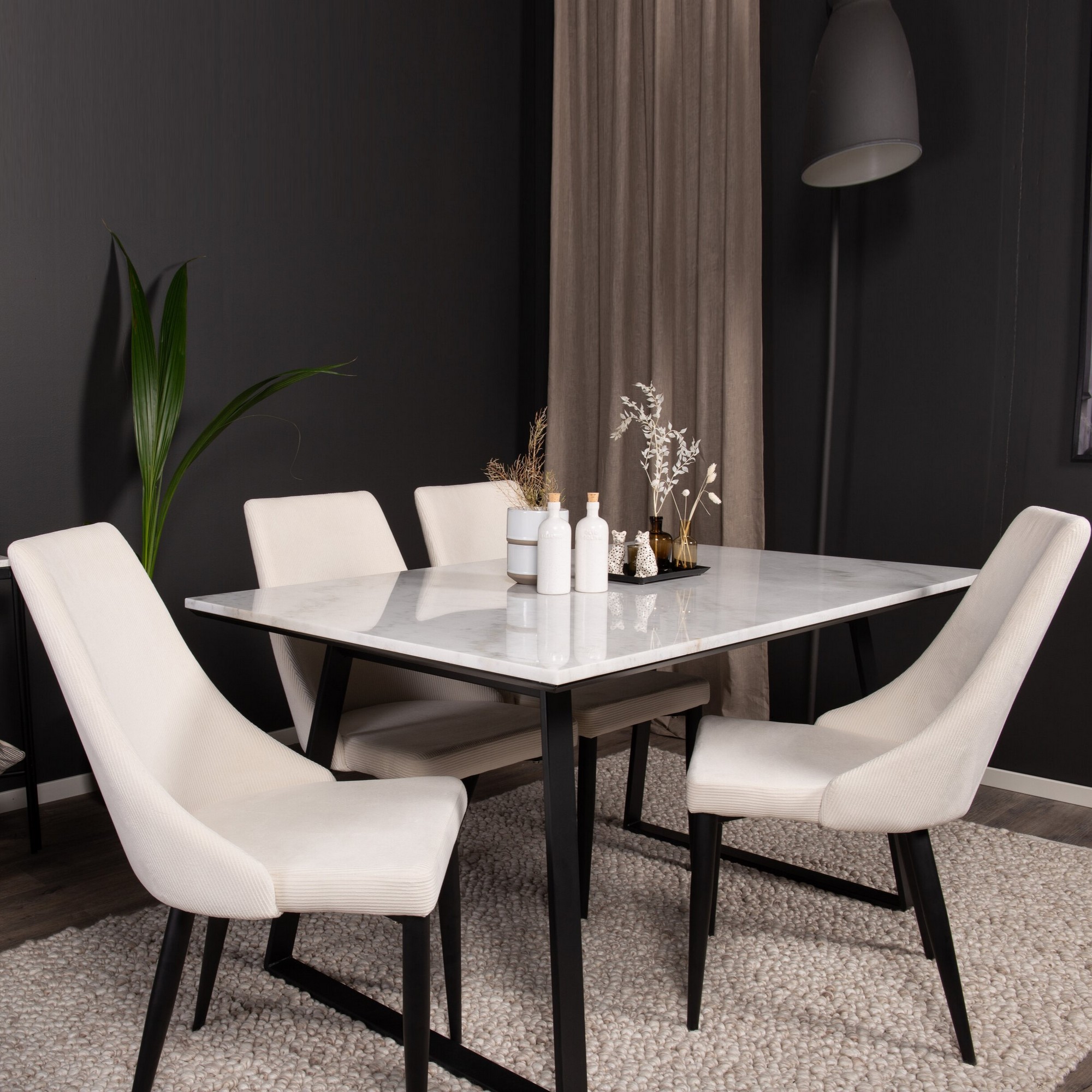 Spisegruppe Venture Home Estelle med 4stk Leone Stoler