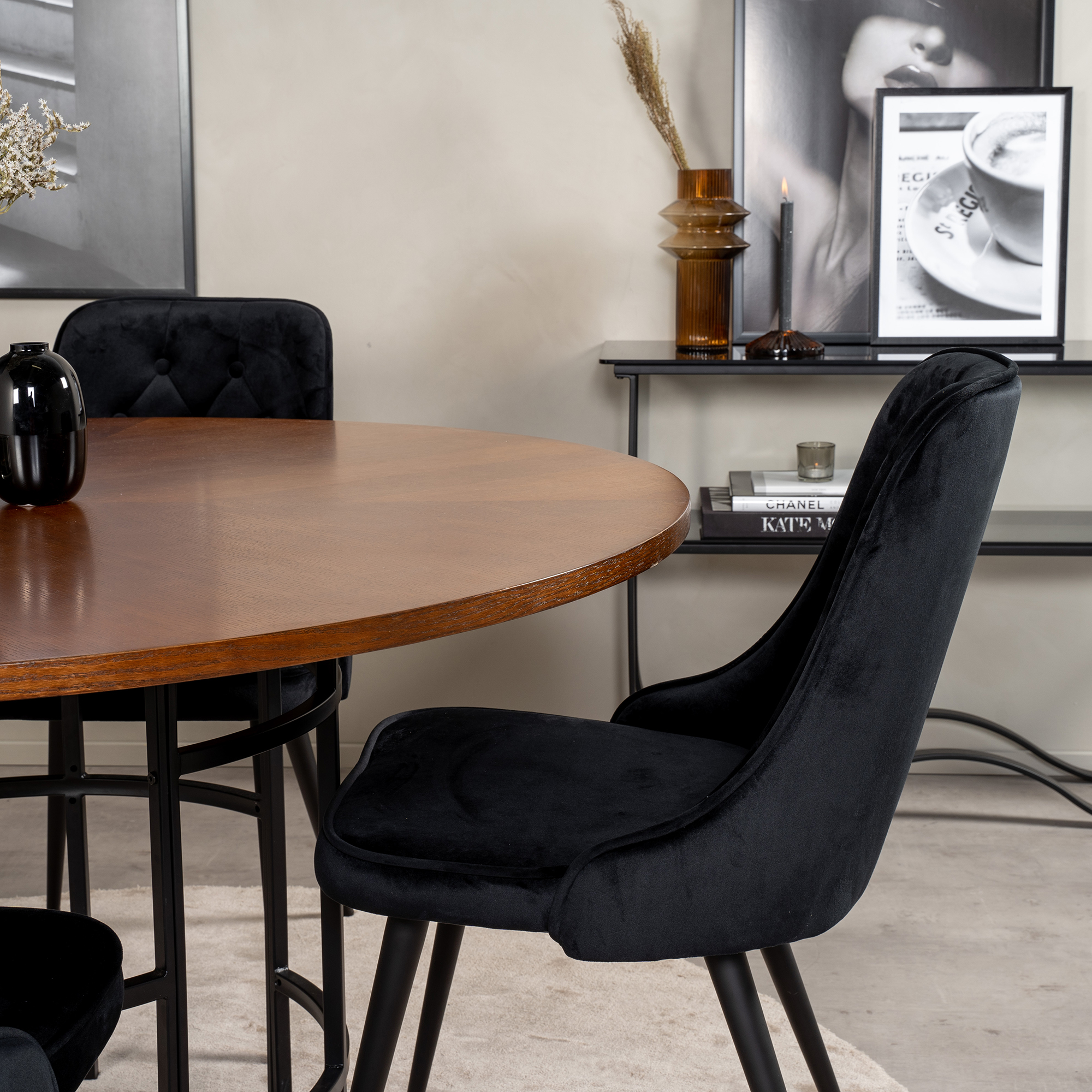 Spisegruppe furniture/fashion Copenhagen med 4 Vera Stoler