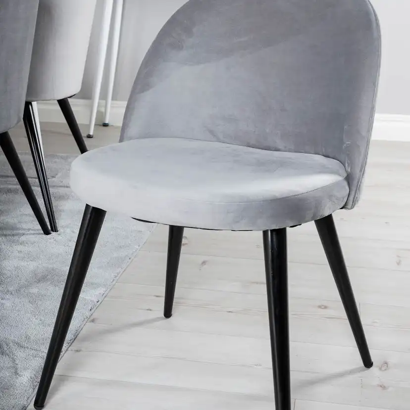 Spisegruppe Venture Home Pobbie med 6 Valentina Stoler Fløyel