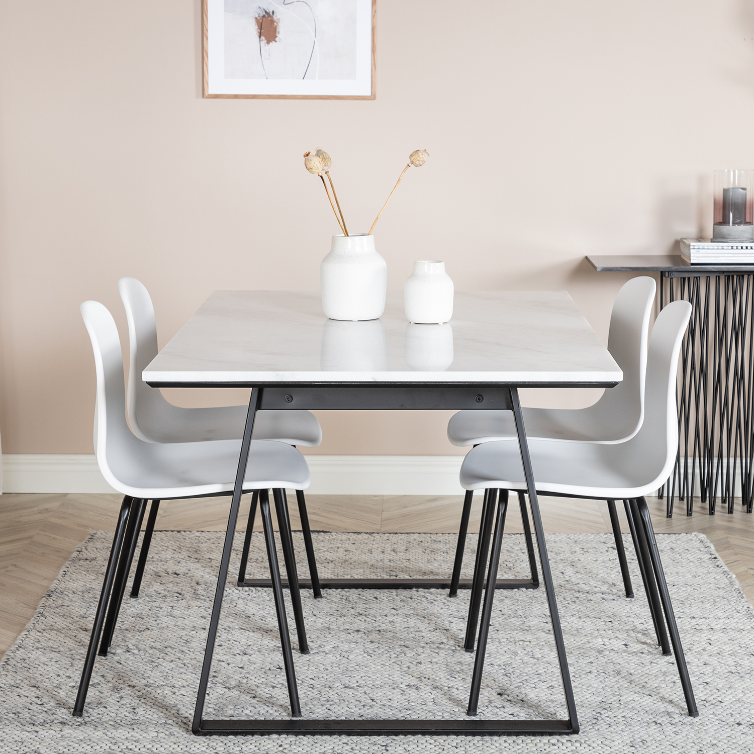 Spisegruppe Venture Home Estelle 140 med 4 Ardi Stoler