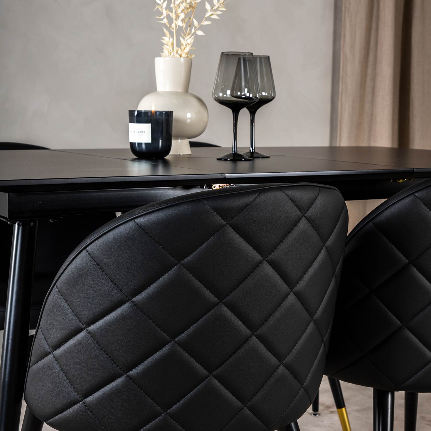 Spisegruppe Venture Home Silvia med Innleggsplate og 4 Valentina Stoler Kunstlær