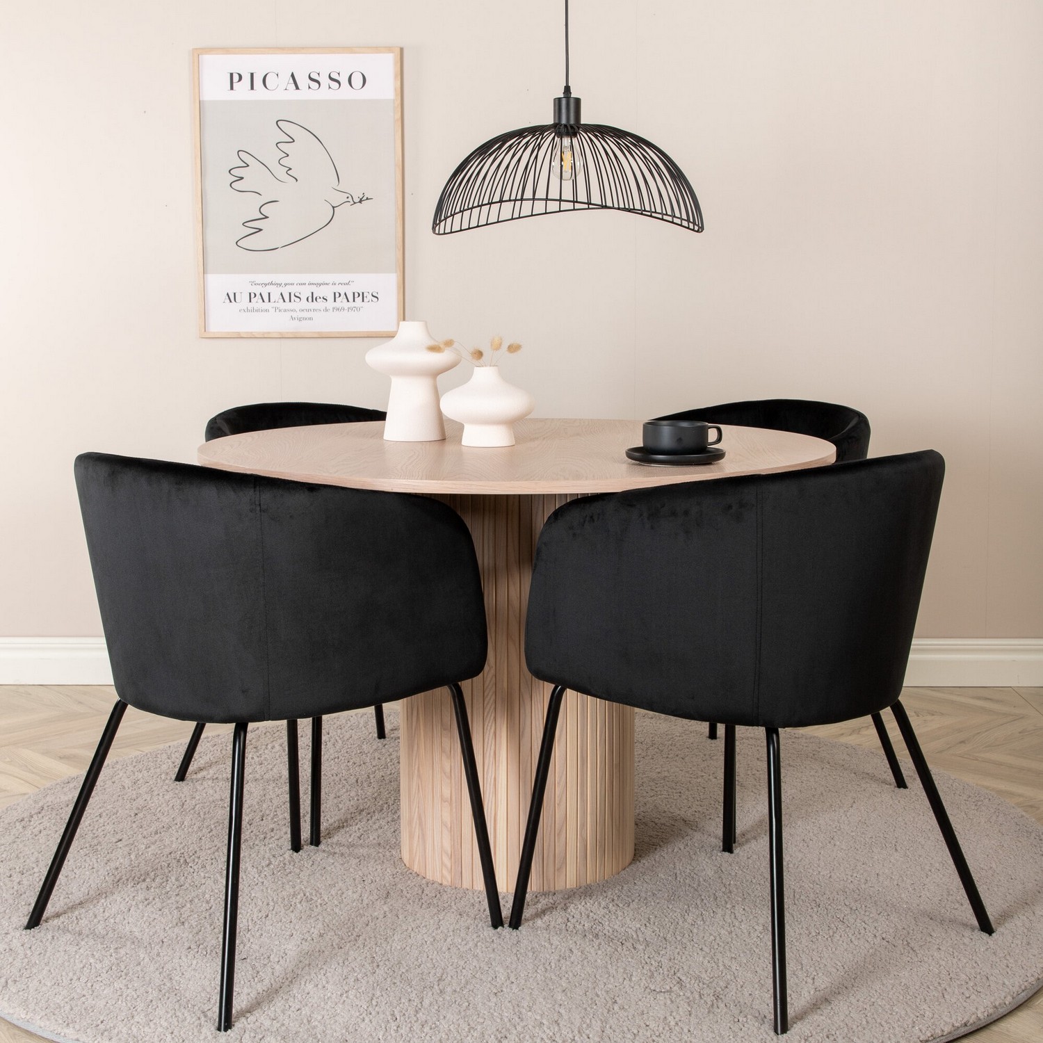 Spisegruppe Venture Home med Bianca Spisebord og 4 Bergen Spisestoler