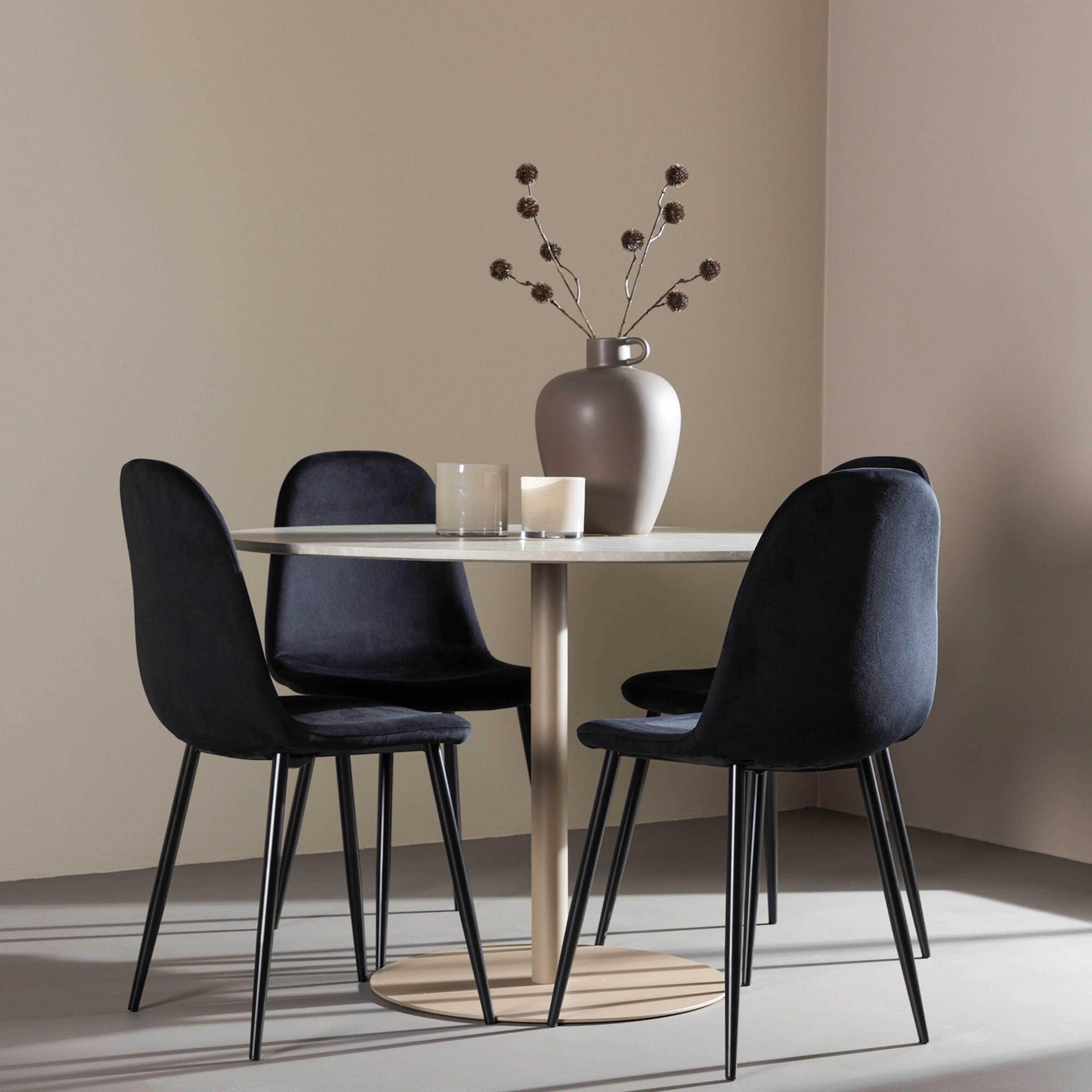 Lycke Dining Table with Polar Dining Chair Beige/Sort