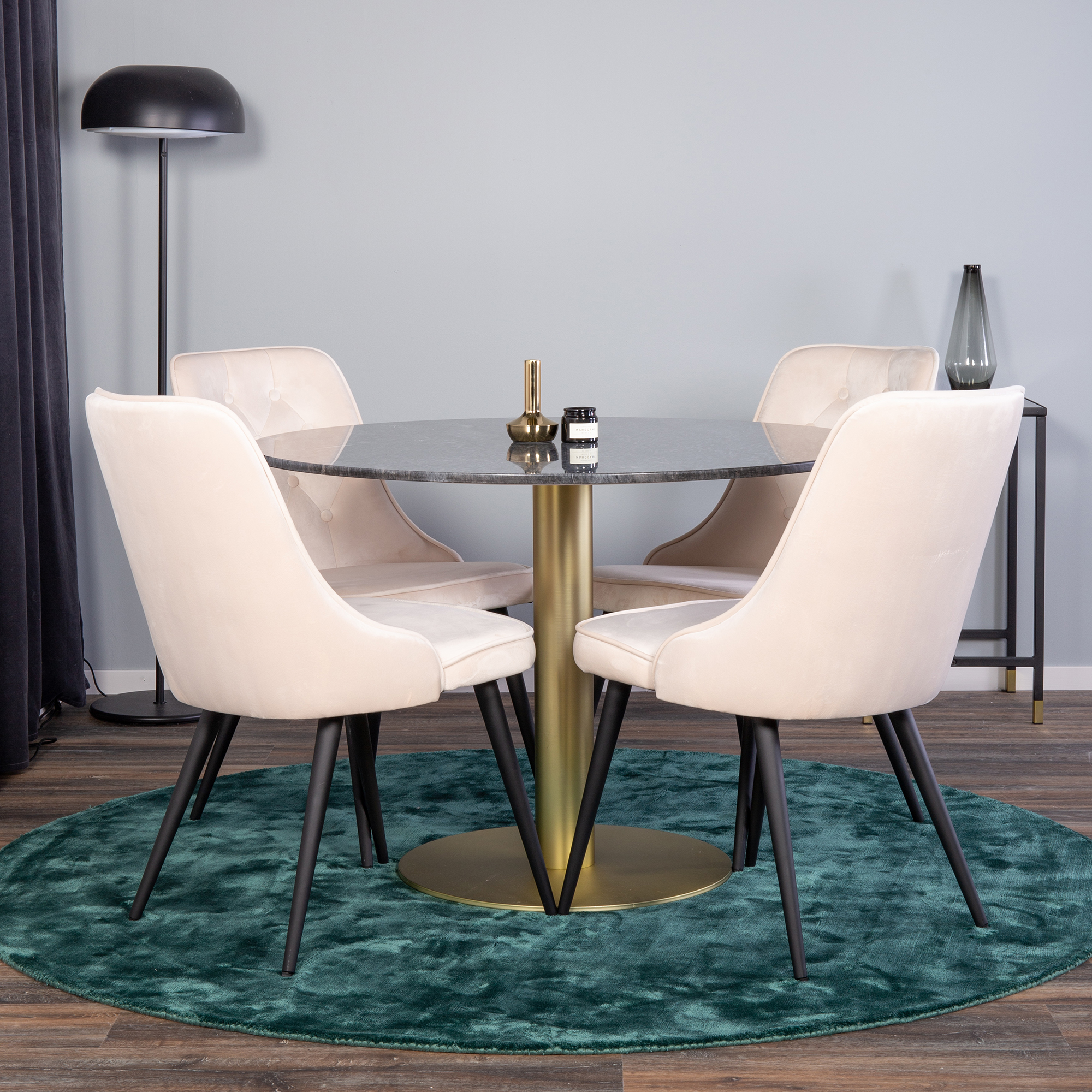 Spisegruppe Venture Home Estelle med 4 Vera Stoler Fløyel