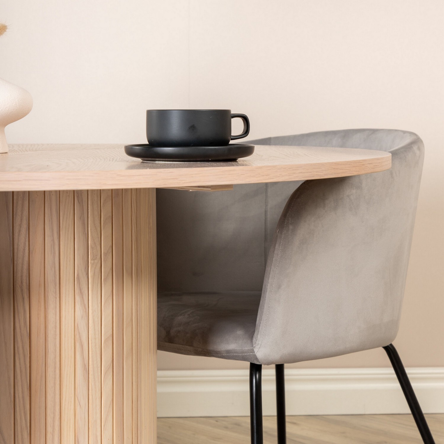 Spisegruppe Venture Home med Bianca Spisebord og 4 Bergen Spisestoler