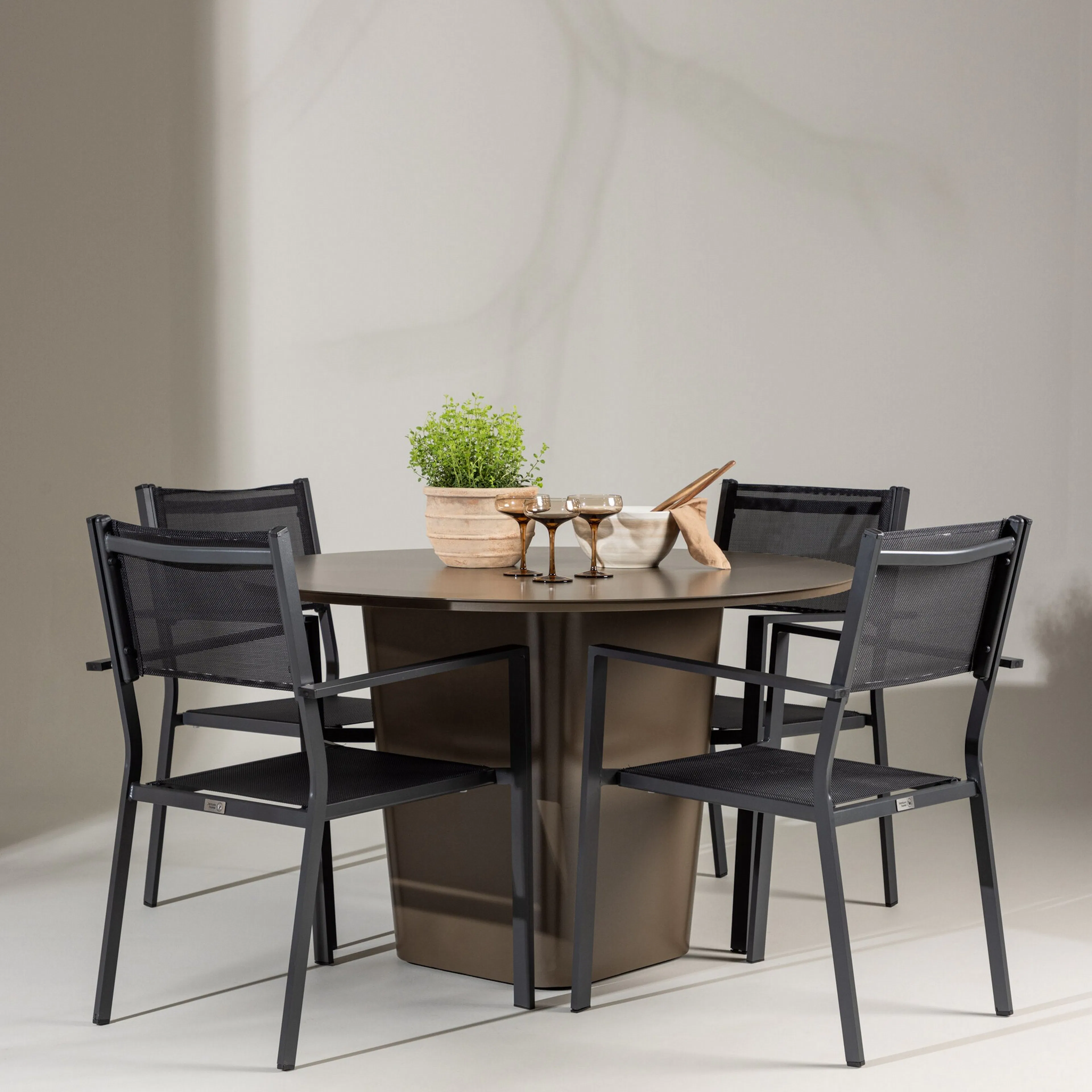 Hagegruppe Venture Home Santa Fe med 4 Copacabana Stoler