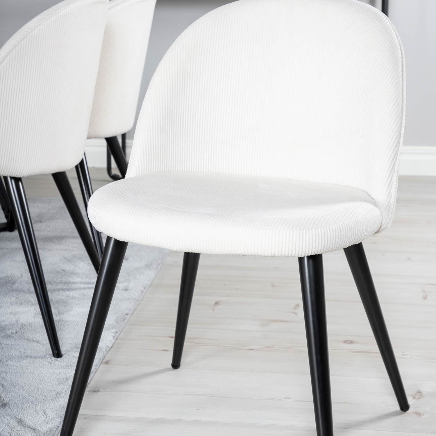 Spisegruppe Venture Home Madde med 6 Valentina Stoler Manchester