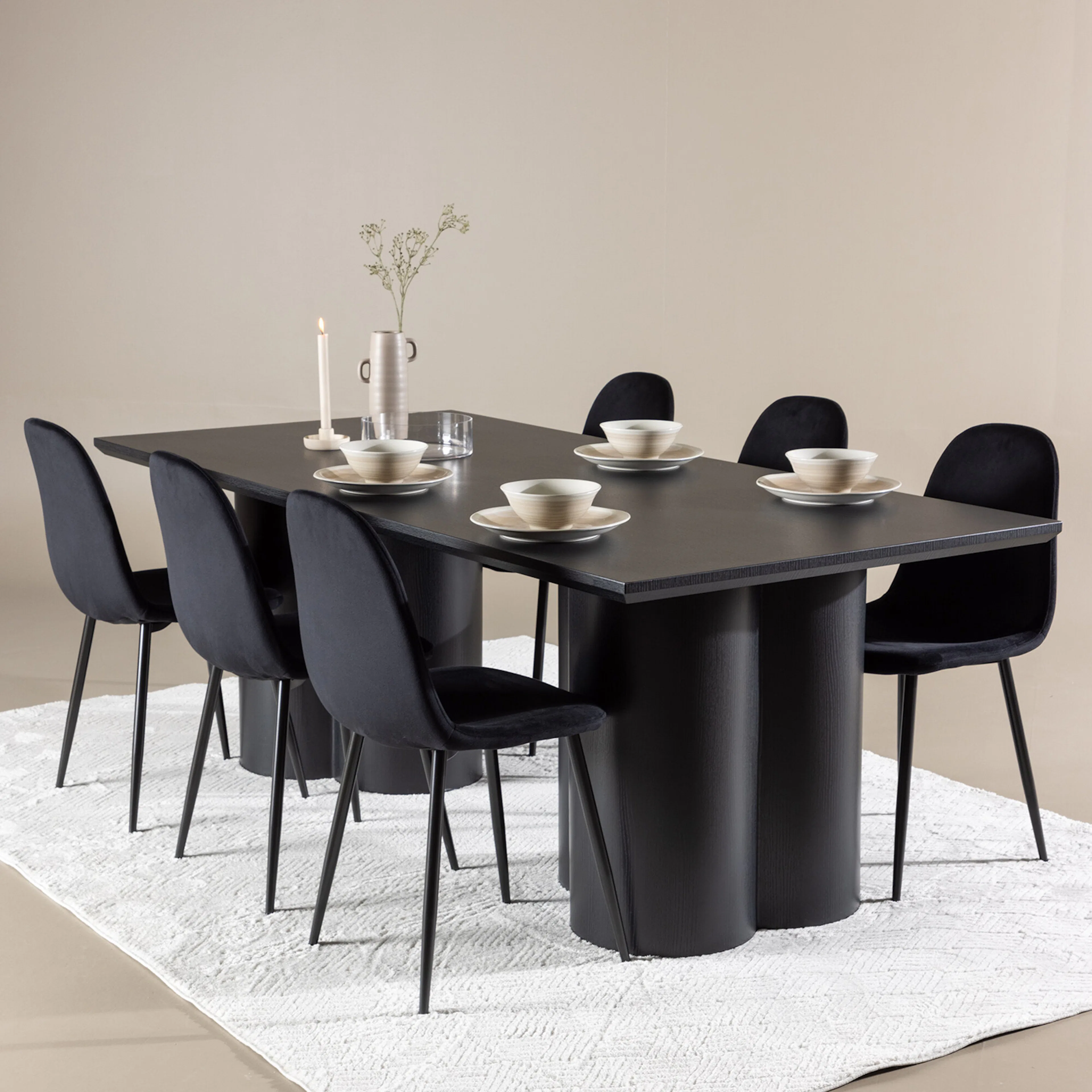 Olivia Dining Table with Polar Dining Chair Farge: Sort/Sort, Bein: Sort