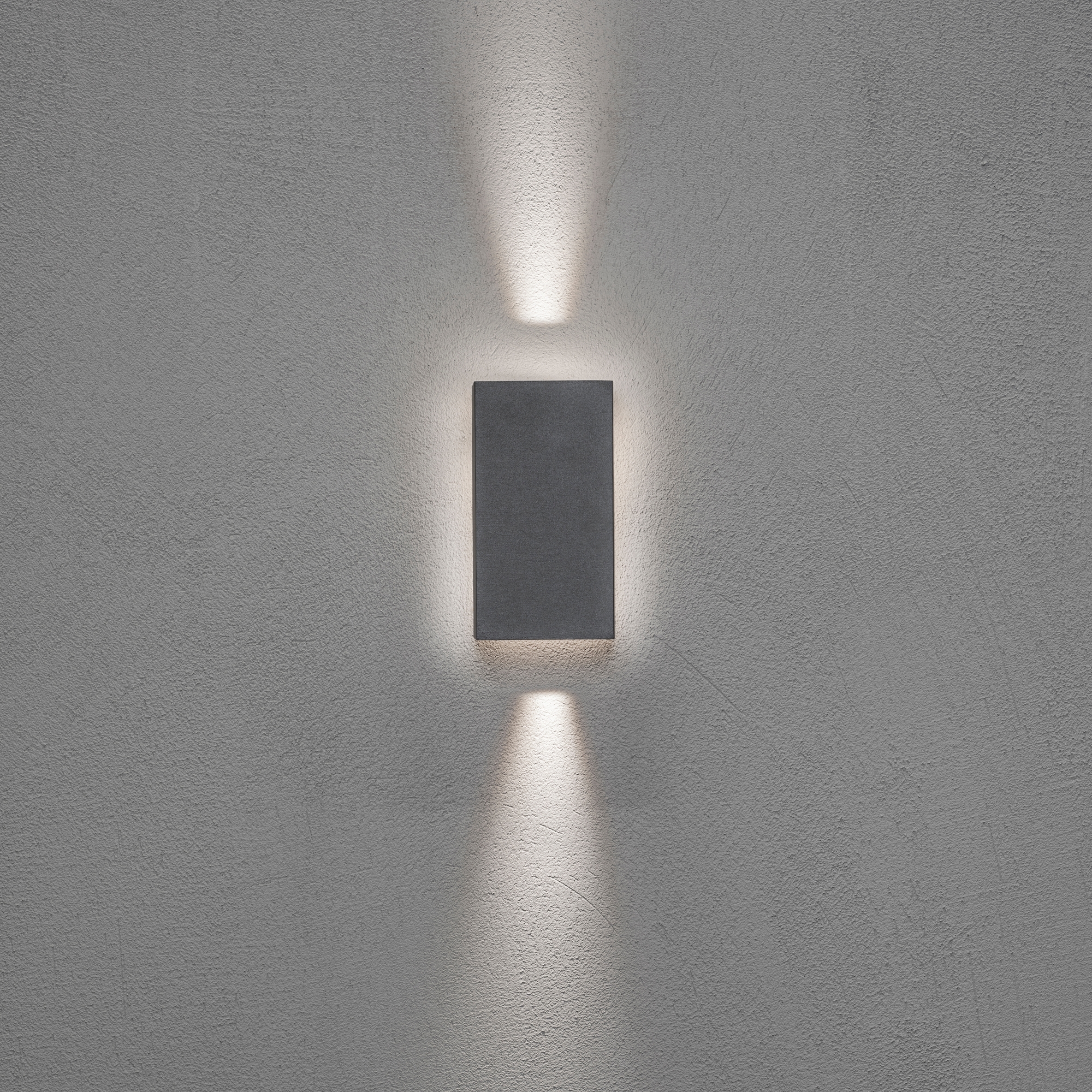 Vegglampe Gnosjö Konstsmide Cremona Opp/Ned/Bak 3X3W Høyeffekt LED